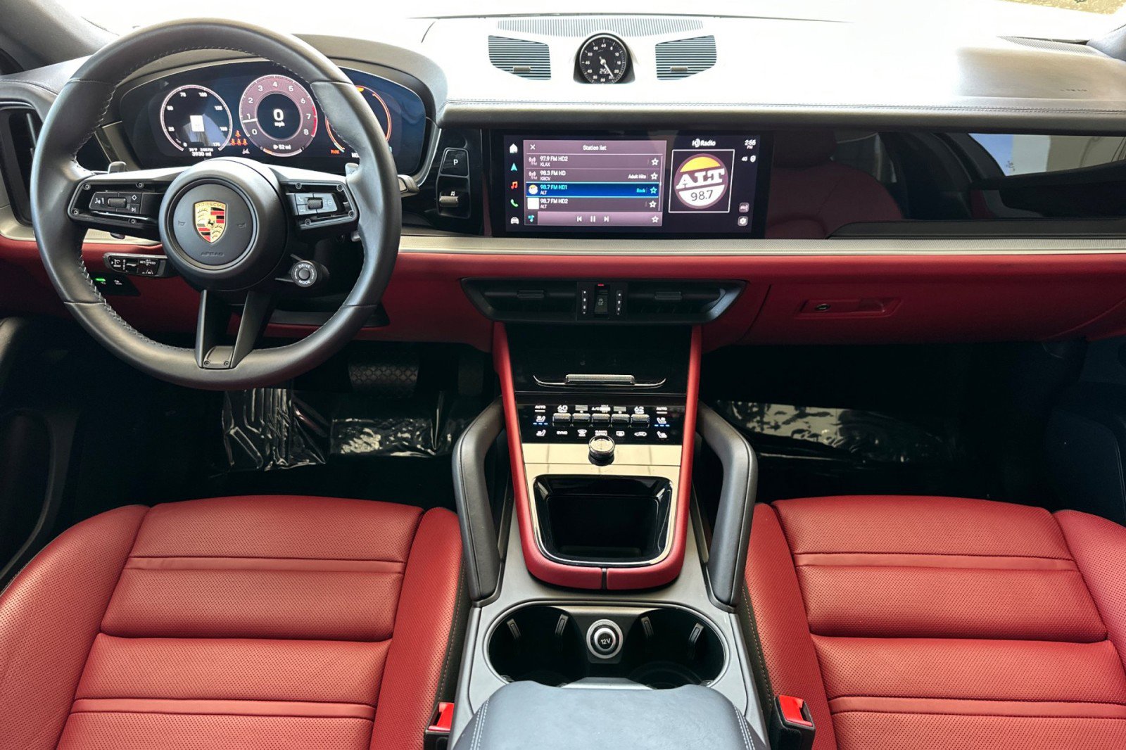 Certified 2024 Porsche Cayenne Coupe AWD/4WD image 6