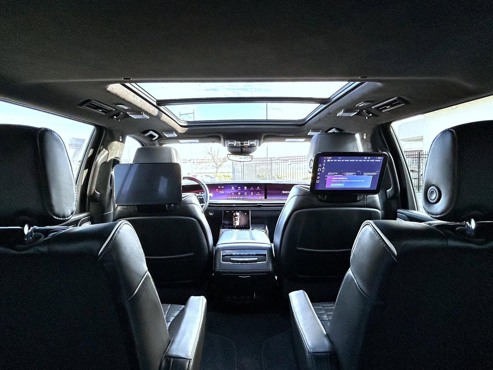 Certified 2025 Cadillac Escalade ESV Premium Luxury Platinum image 24