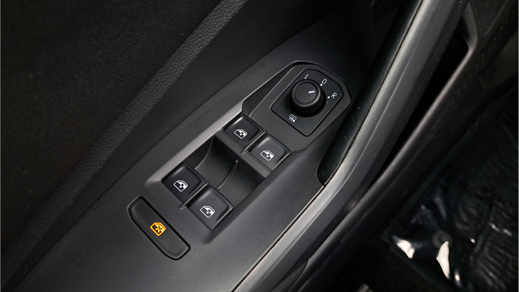 Used 2019 Volkswagen Jetta SE FWD image 24