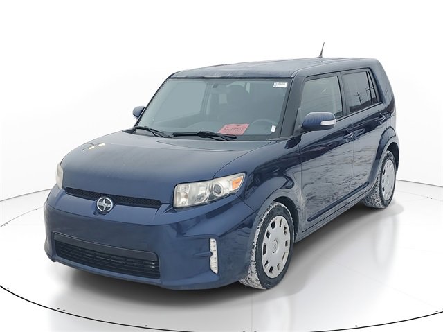 Used 2015 Scion xB image 2
