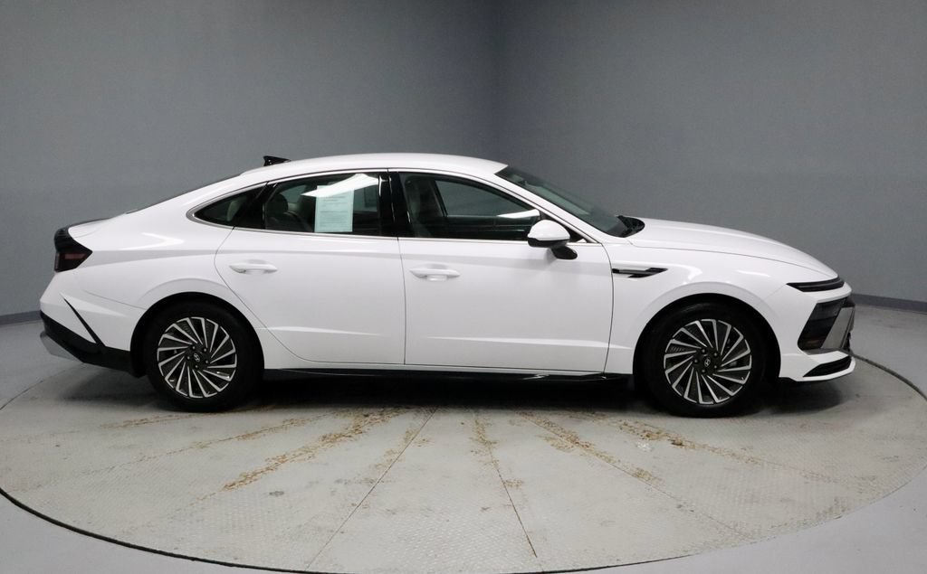 Used 2025 Hyundai Sonata SEL FWD image 6