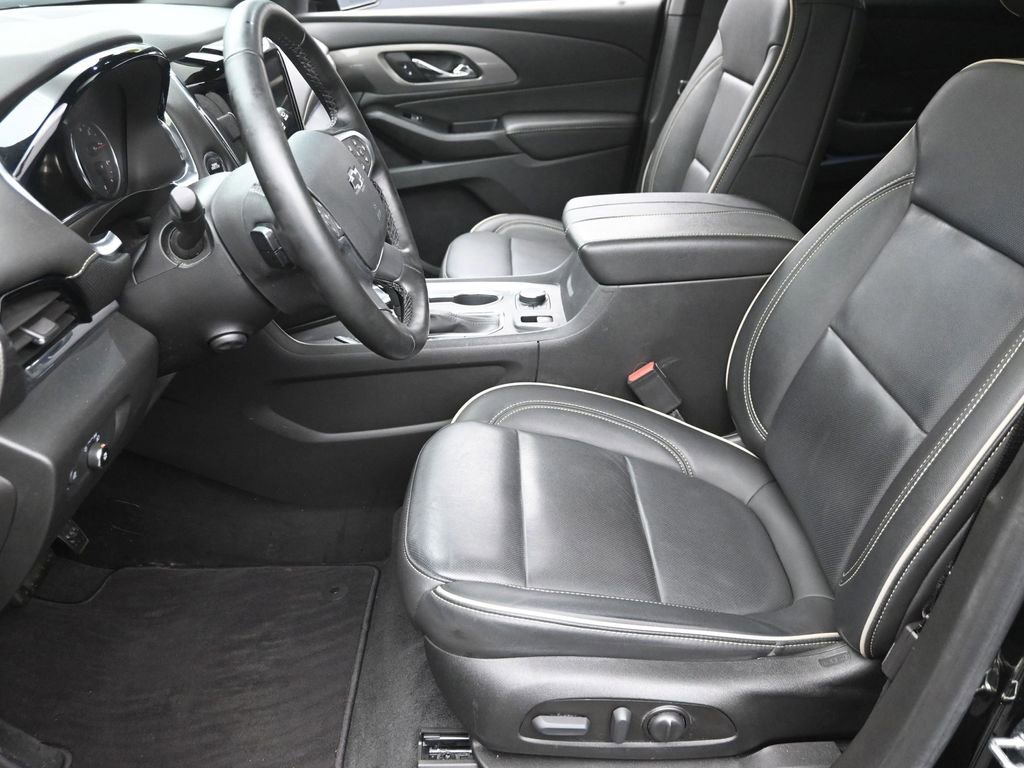 Used 2023 Chevrolet Traverse Premier w/ Redline Edition image 18