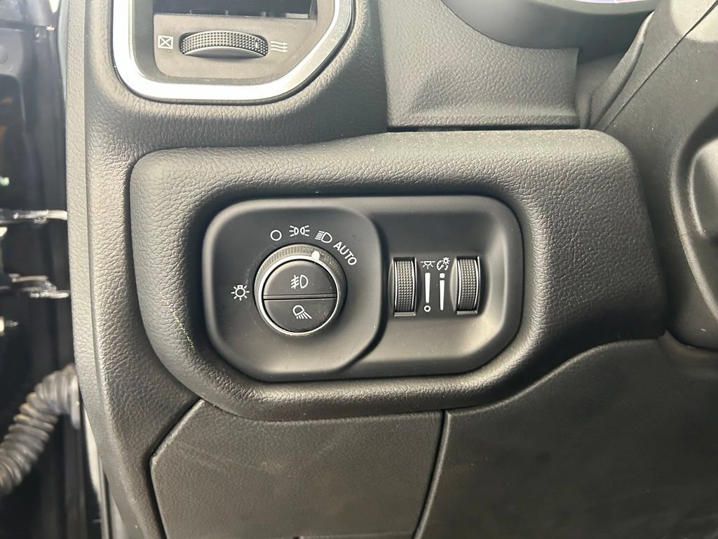 Used 2025 RAM 2500 Laramie w/ Night Edition AWD/4WD image 45
