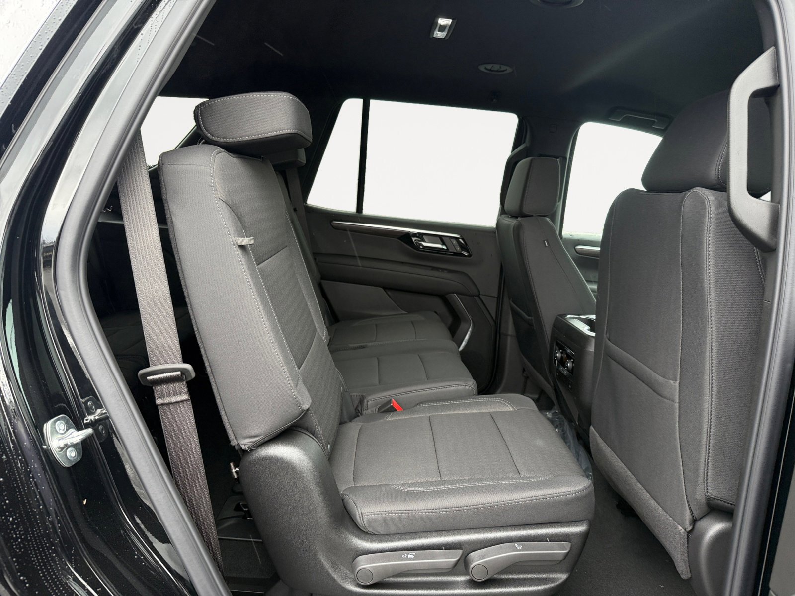 New 2026 Chevrolet Tahoe LS w/ LPO, Dark Essentials Package AWD/4WD image 18