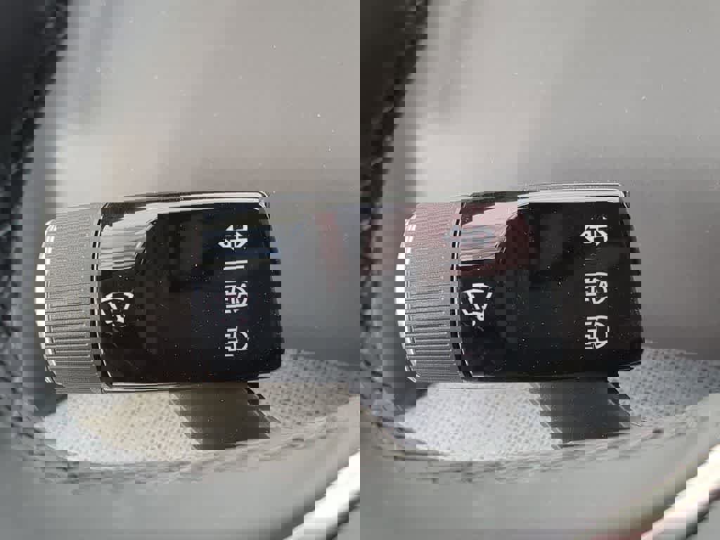 New 2026 Volvo EX30 Plus w/ Protection Package Premier image 24