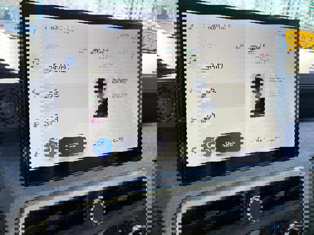 Used 2025 Toyota Tacoma Trailhunter Hybrid image 14