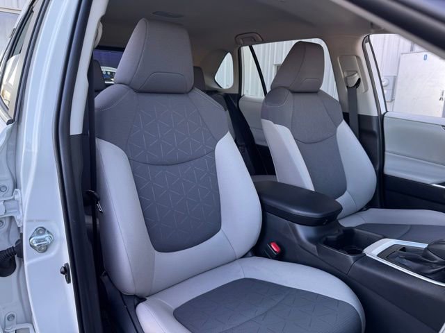 Used 2024 Toyota RAV4 XLE image 39
