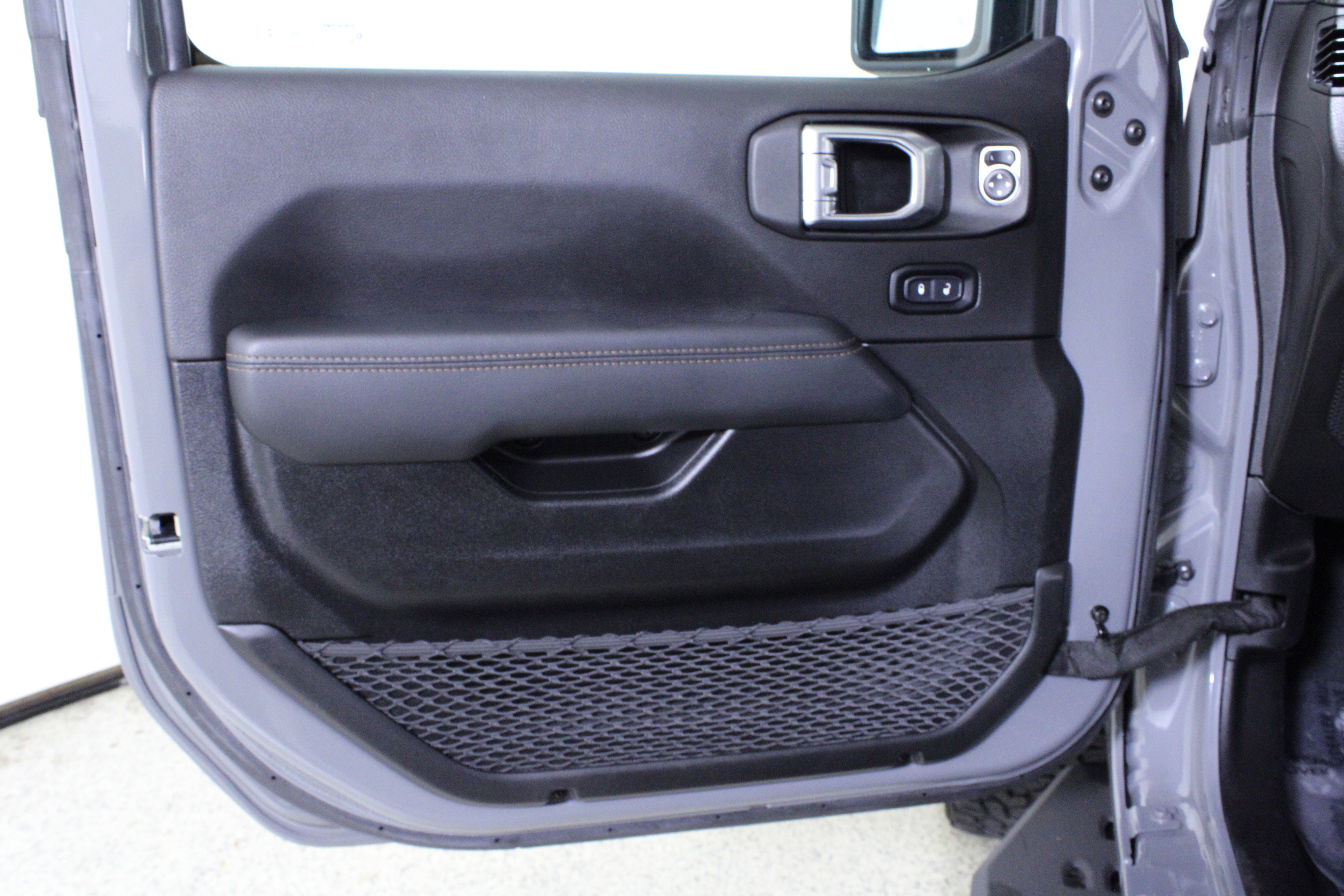 Used 2023 Jeep Wrangler Unlimited Rubicon 392 image 19