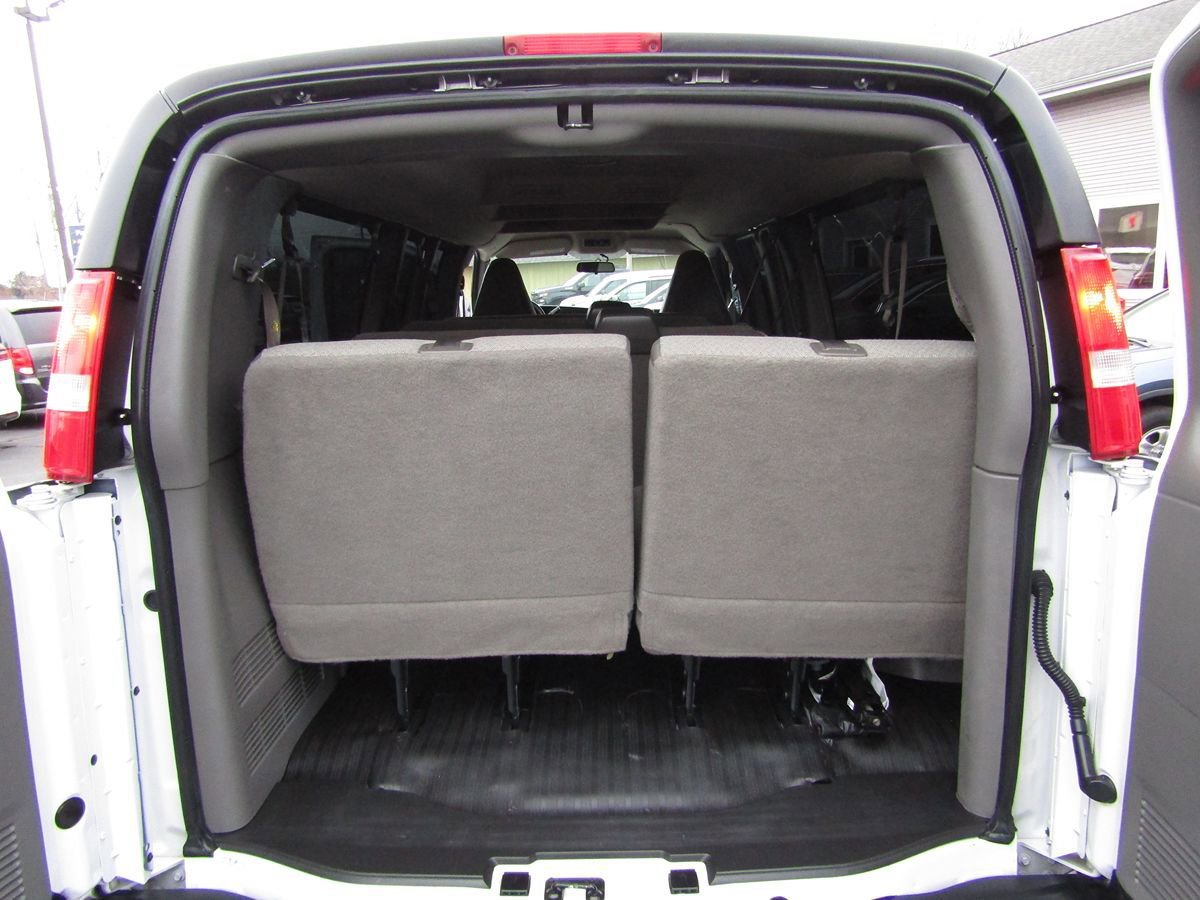 Used 2023 GMC Savana 3500 LS image 22