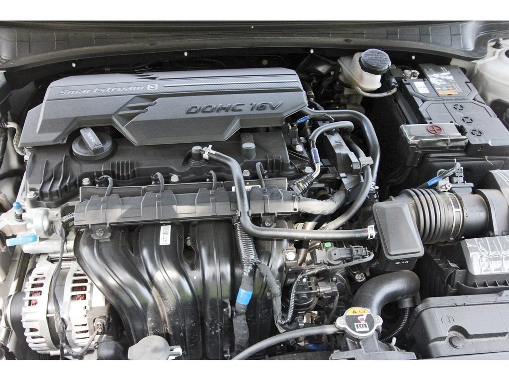 Certified 2026 Hyundai Elantra SE FWD image 34