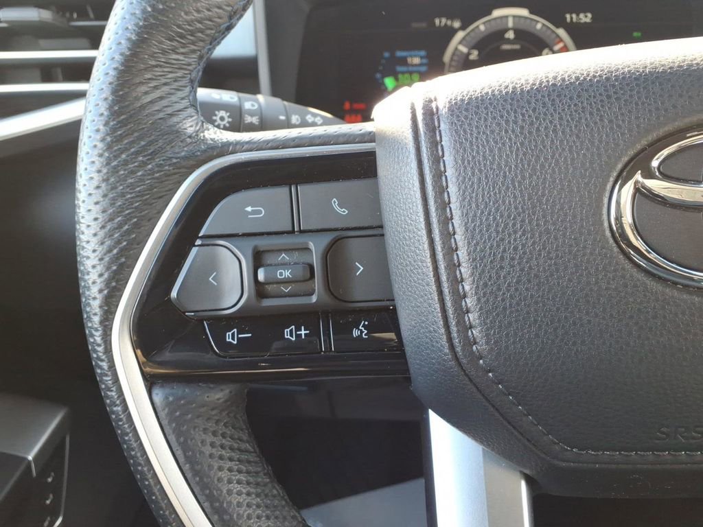 Used 2025 Toyota Tundra Platinum image 21