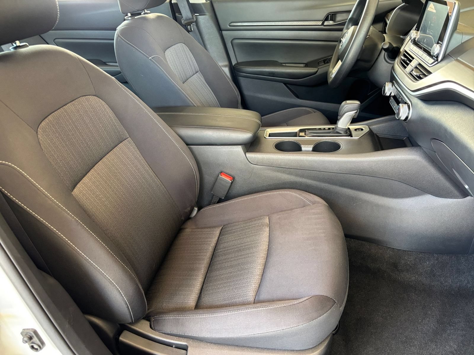 Used 2026 Nissan Altima 2.5 SV FWD image 31