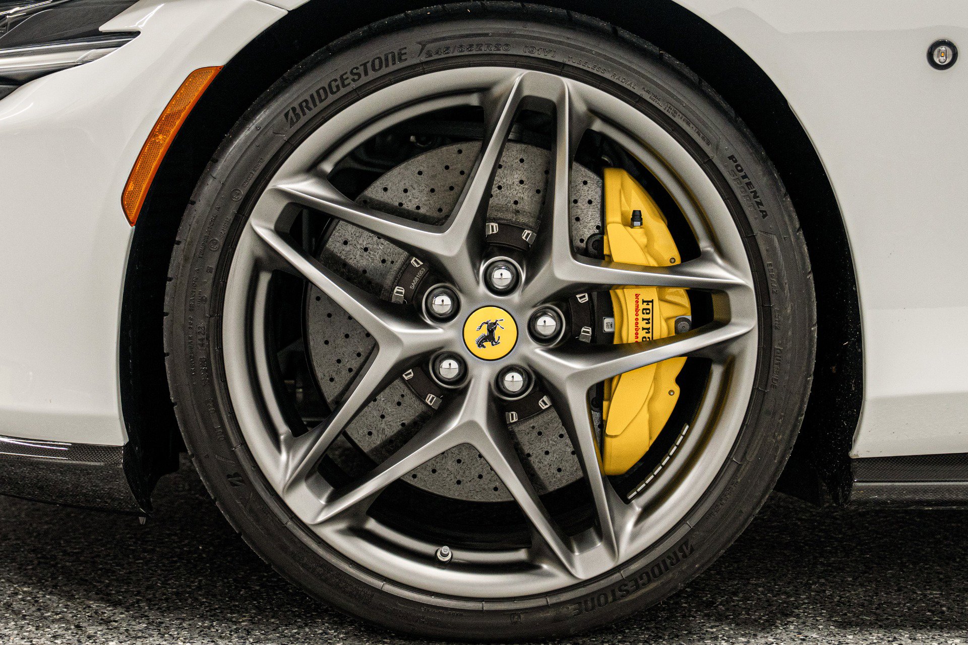 Used 2022 Ferrari Roma image 9