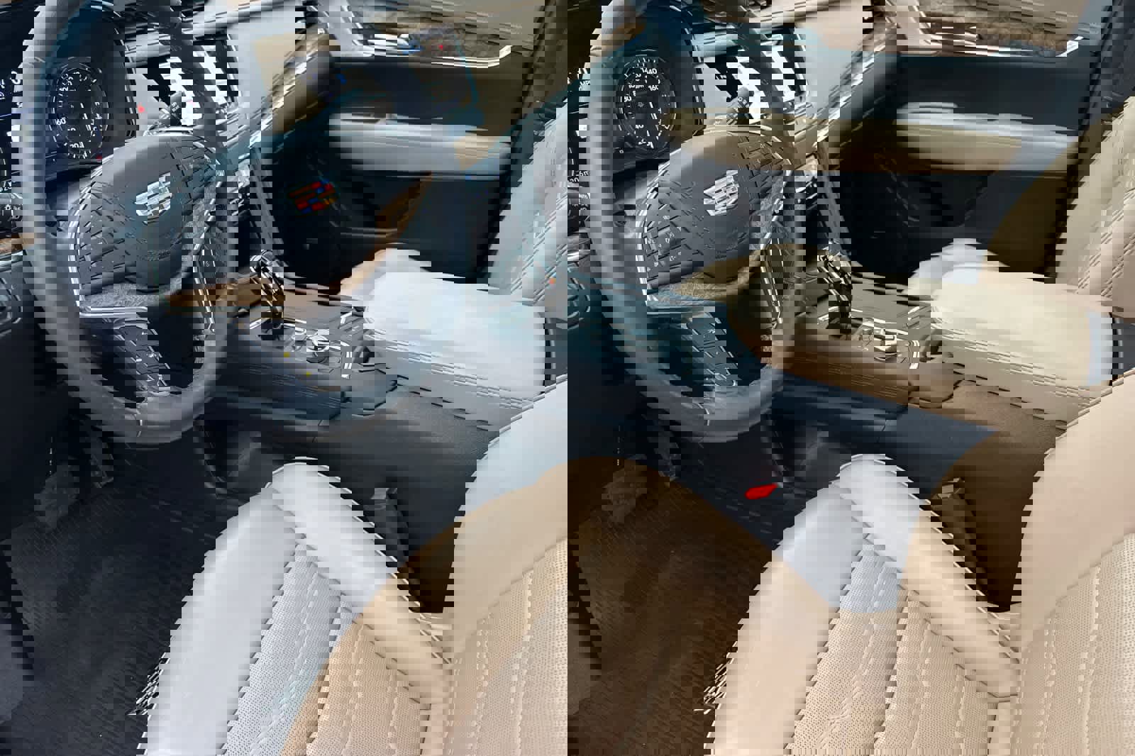 Used 2024 Cadillac XT5 Premium Luxury w/ Platinum Package image 11