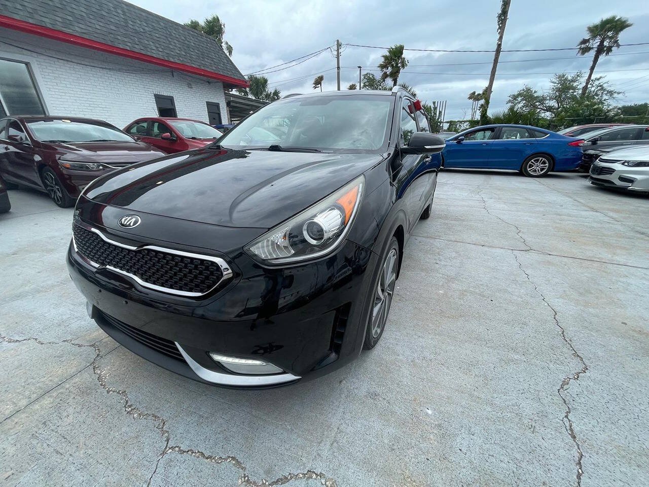 Used 2017 Kia Niro Touring FWD image 18