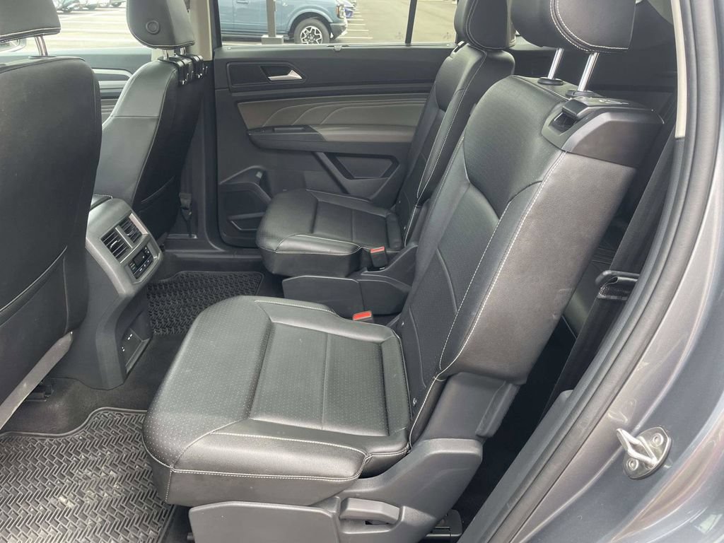 Used 2023 Volkswagen Atlas SEL R-Line AWD/4WD image 8