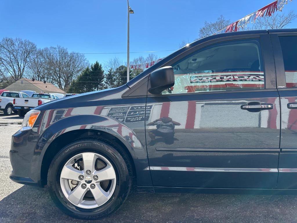 Used 2013 Dodge Grand Caravan SE image 12