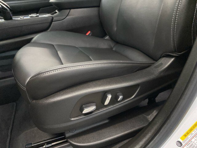 Used 2023 Cadillac XT6 Sport w/ LPO, ONYX Package AWD/4WD image 17