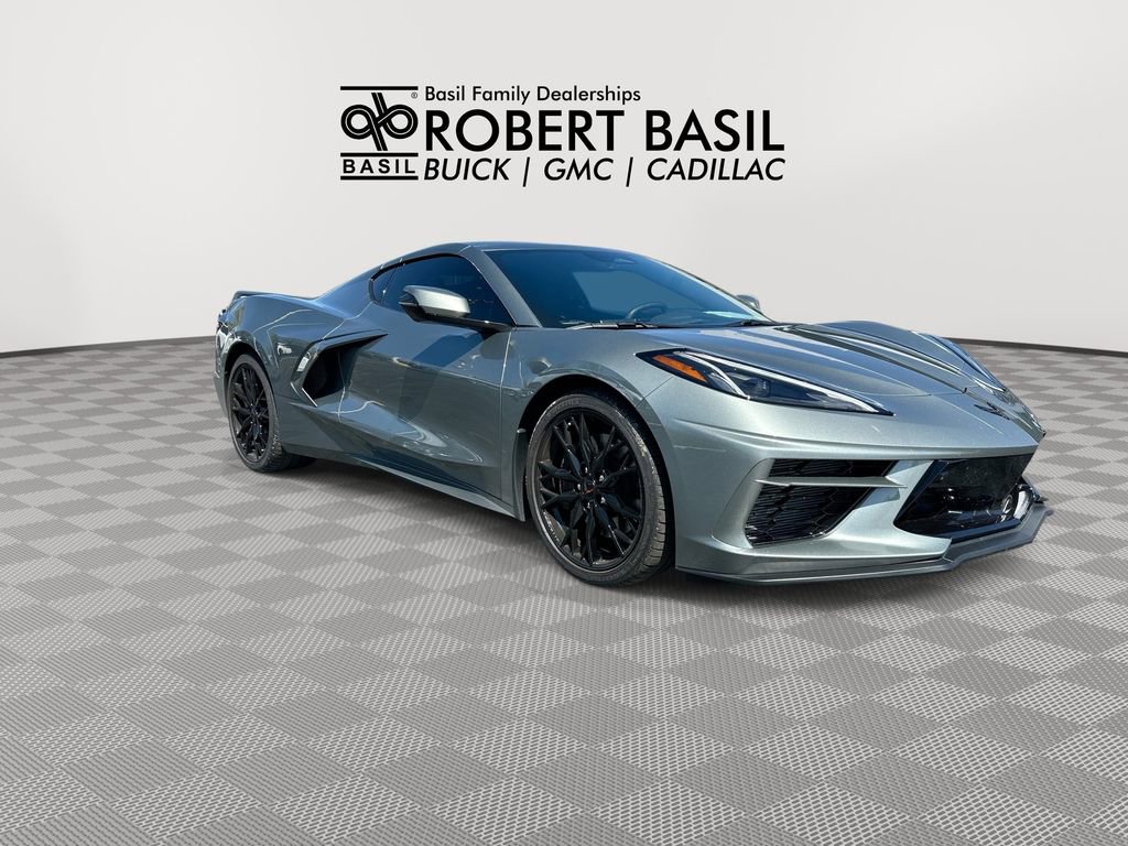 Used 2024 Chevrolet Corvette Stingray Preferred Cpe w/ Z51 Performance Package RWD image 2