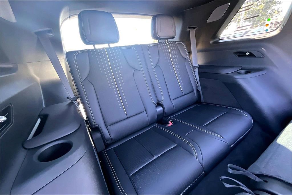 New 2026 Cadillac Vistiq Sport image 30