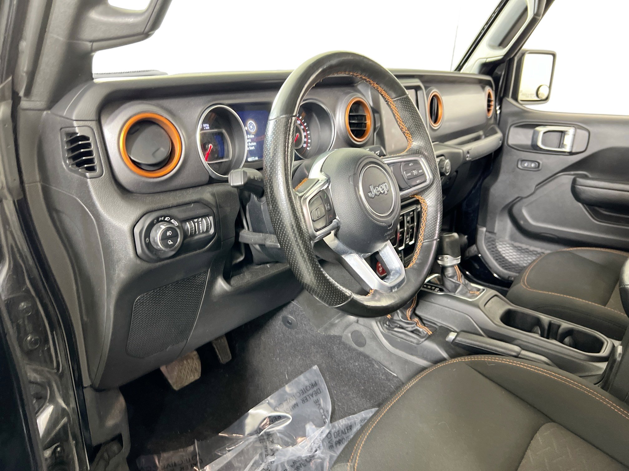 Used 2022 Jeep Gladiator Mojave w/ Cold Weather Group image 9