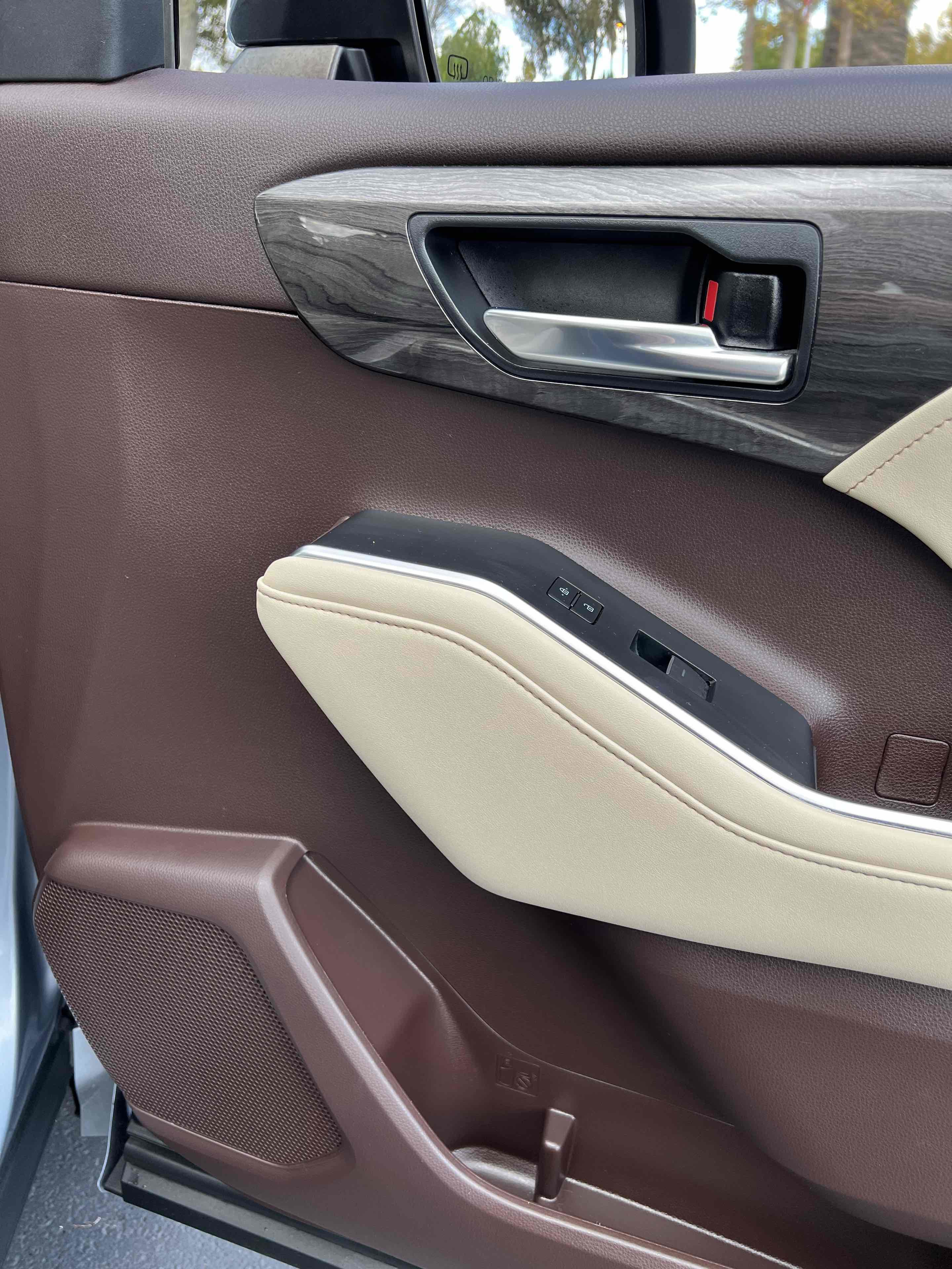 Used 2020 Toyota Highlander Platinum image 71