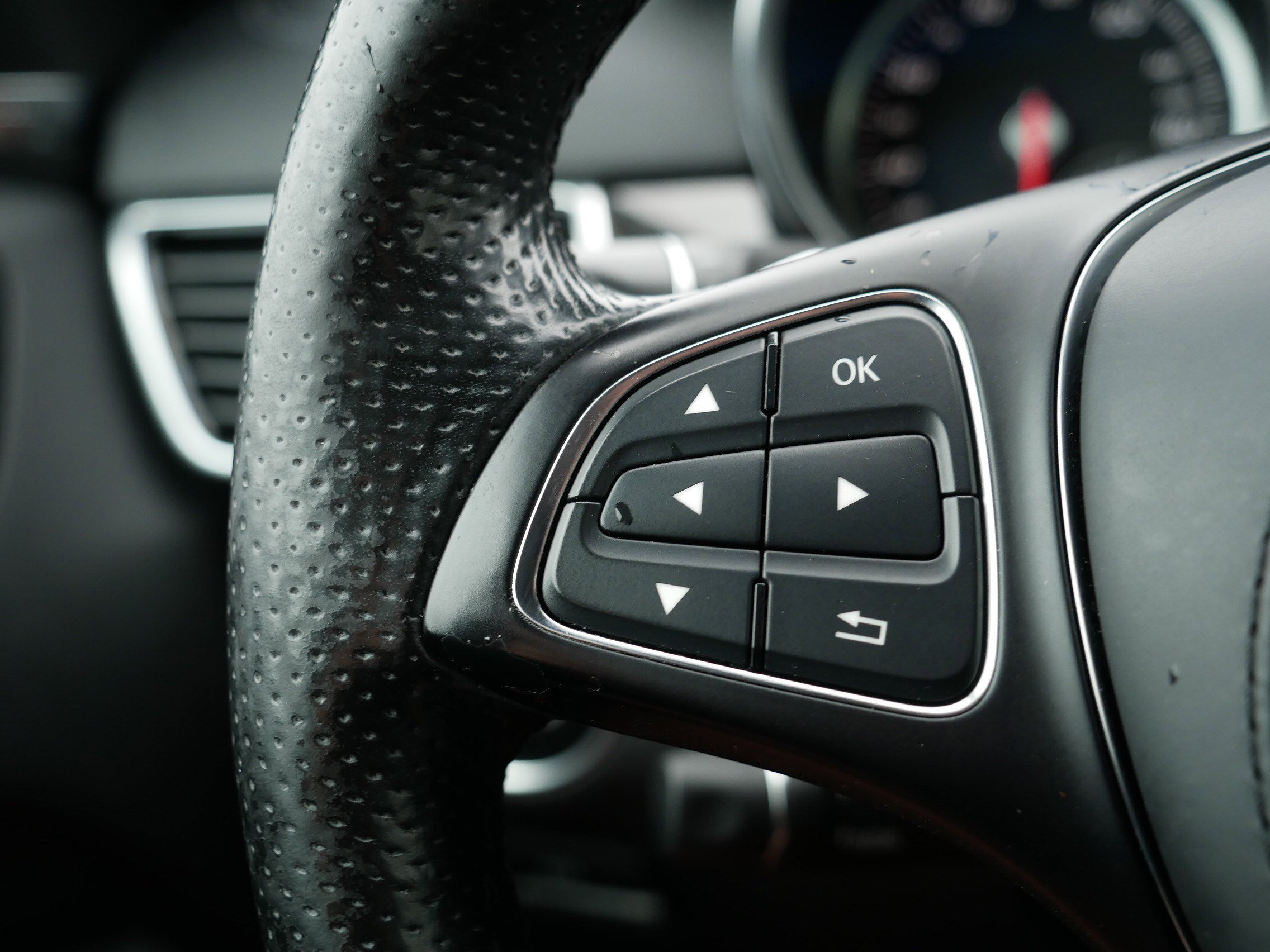 Used 2018 Mercedes-Benz GLS 450 4MATIC image 28