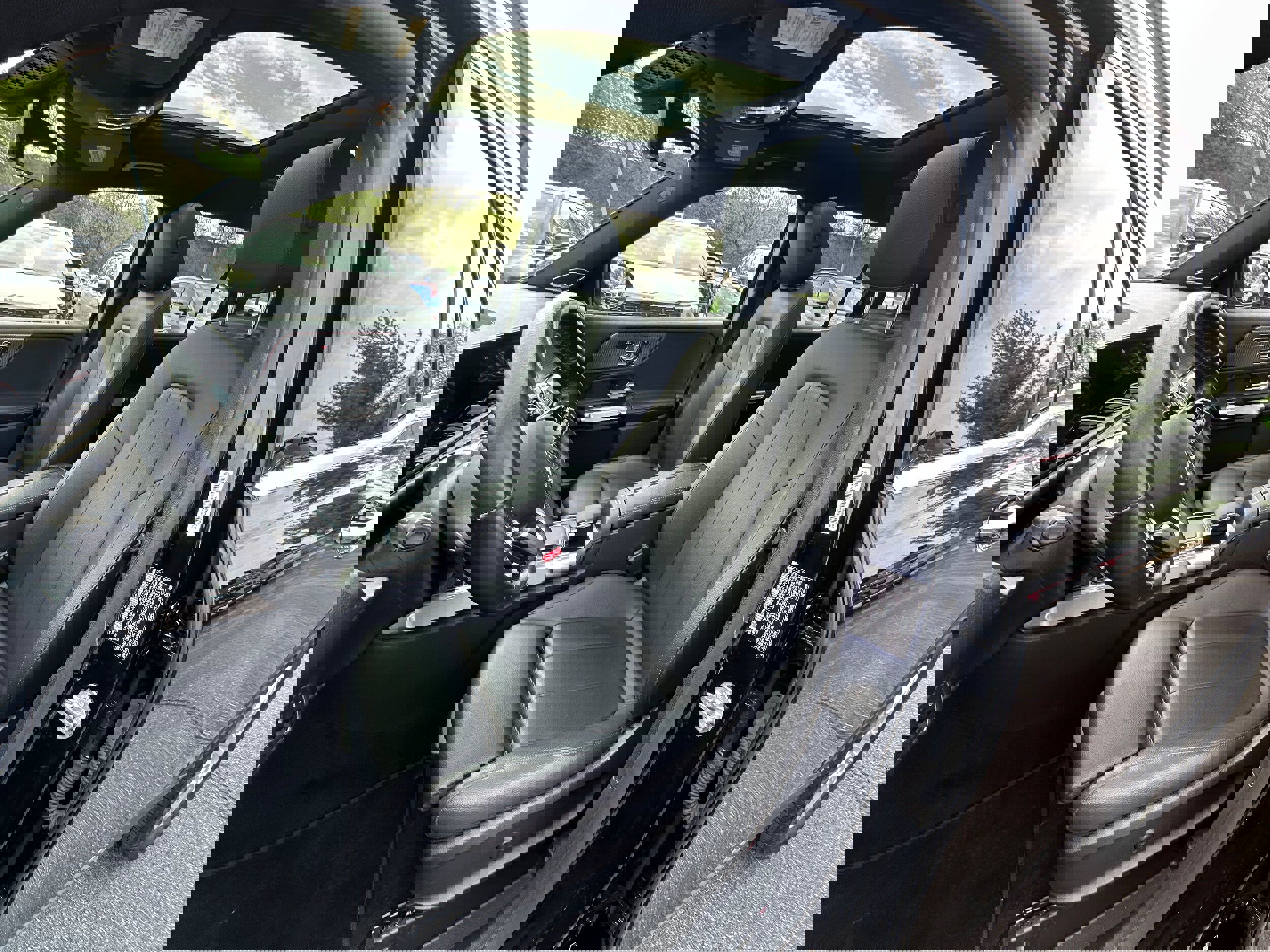 Used 2021 Mercedes-Benz GLB 250 4MATIC image 25