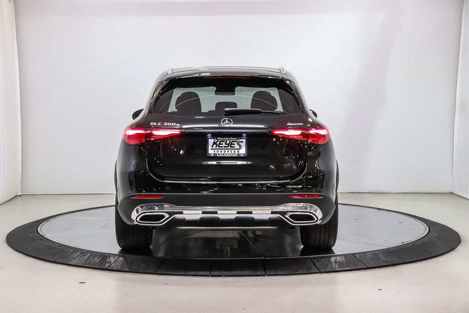 Used 2025 Mercedes-Benz GLC 350e 4MATIC image 3