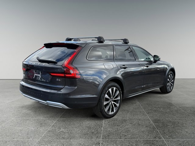 Used 2024 Volvo V90 B6 Cross Country Plus w/ Protection Package Premier image 5