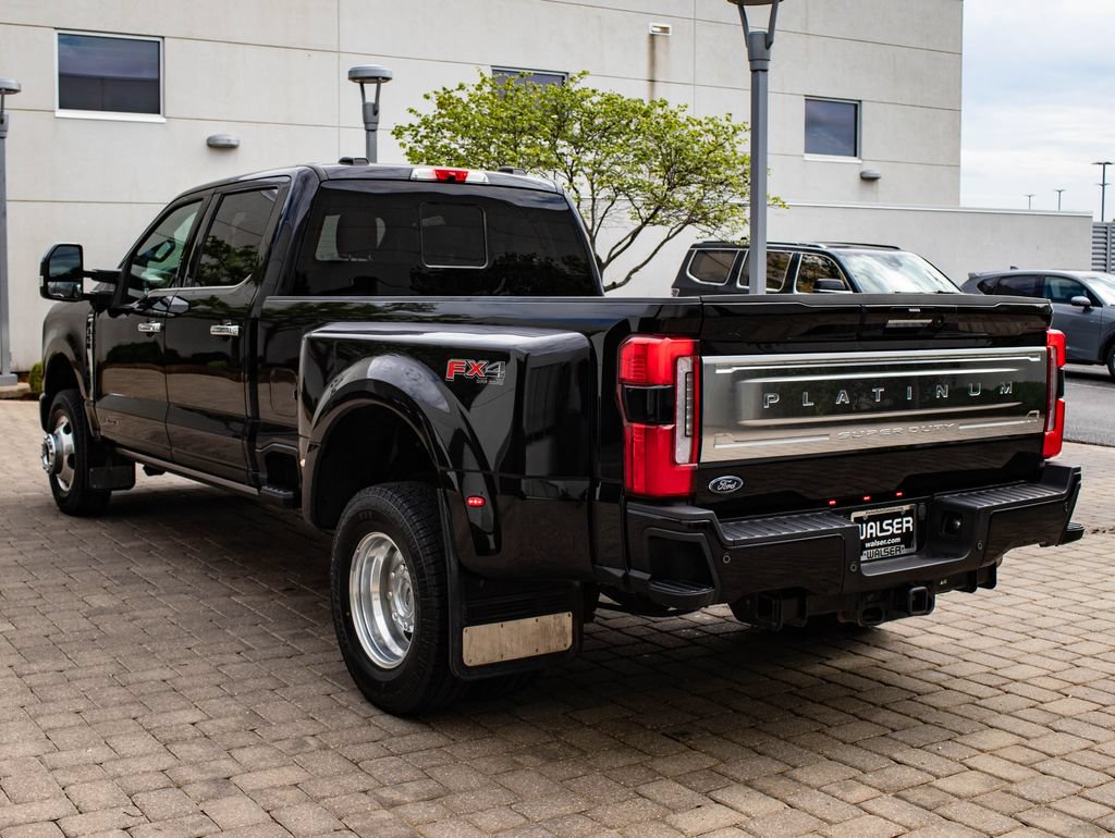 Used 2023 Ford F350 Platinum AWD/4WD image 6