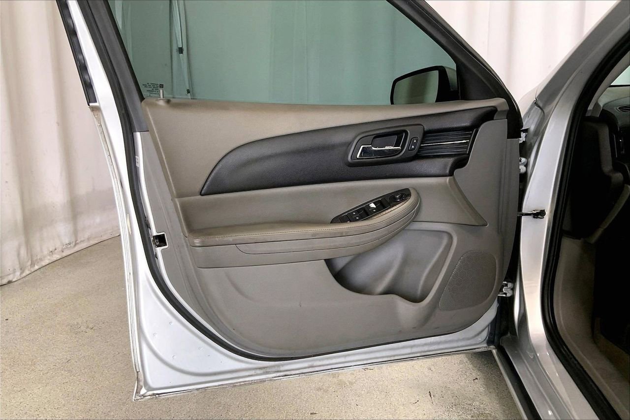 Used 2016 Chevrolet Malibu LT FWD image 21