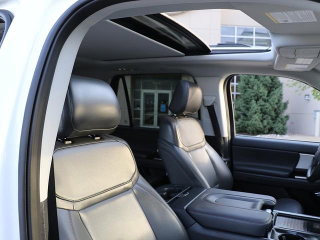 Used 2025 Ford Expedition Active AWD/4WD image 10