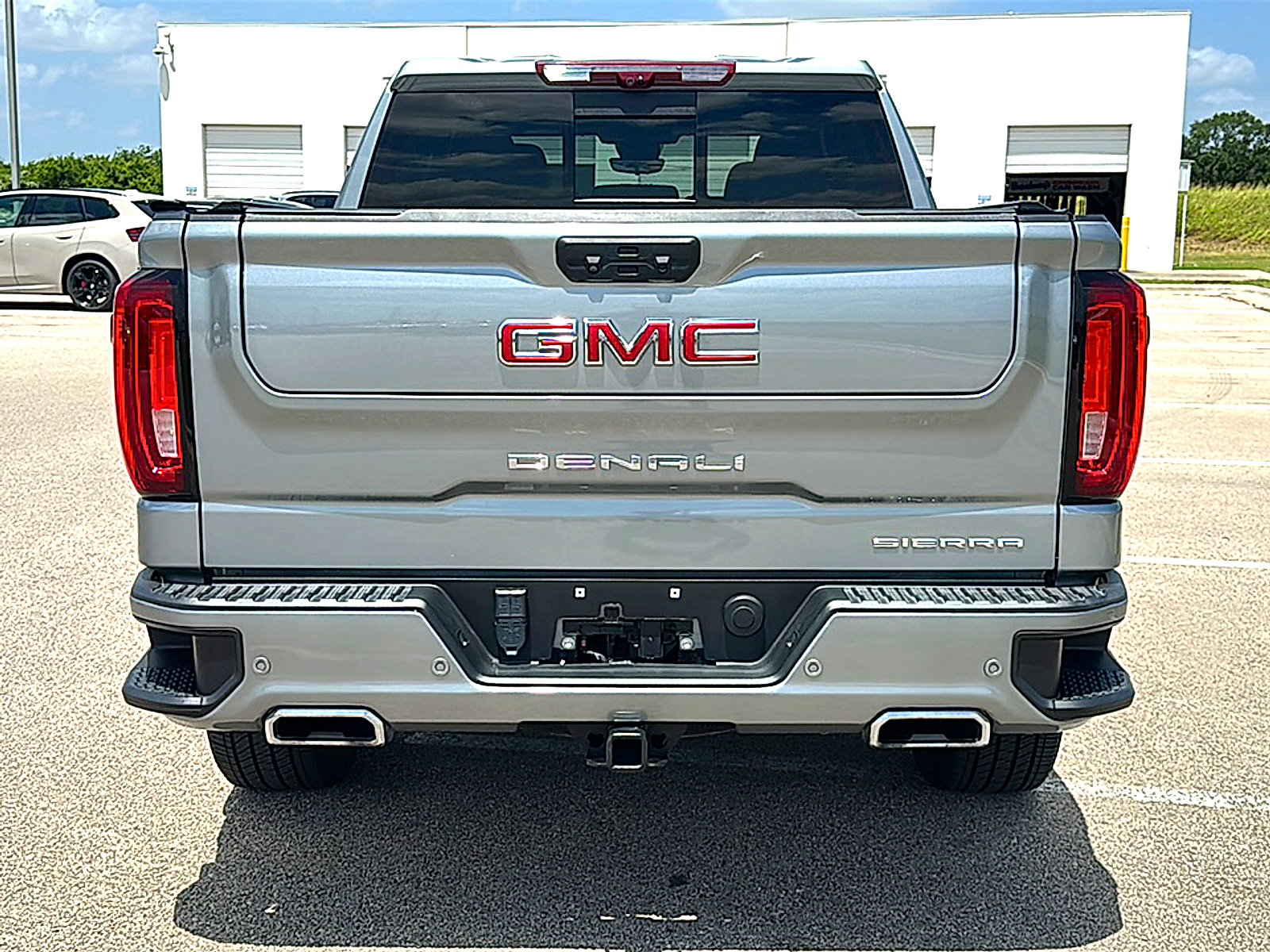 Used 2024 GMC Sierra 1500 Denali w/ Denali Reserve Package AWD/4WD image 7