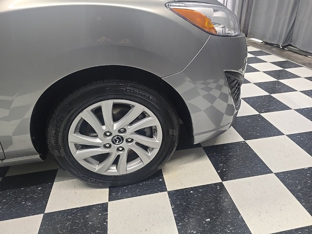 Used 2013 MAZDA MAZDA5 Sport image 4