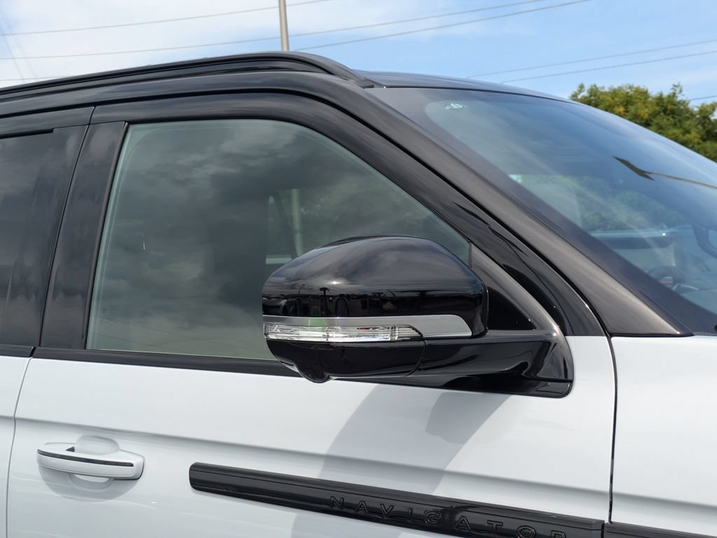 New 2026 Lincoln Navigator Black Label AWD/4WD image 12