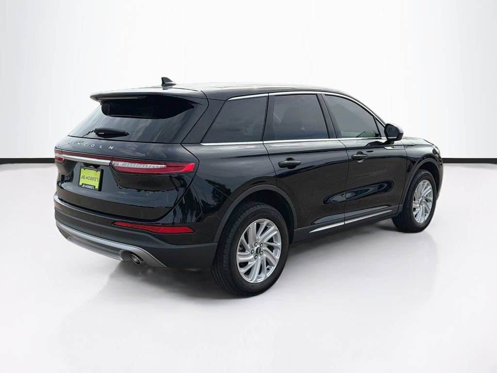 Used 2024 Lincoln Corsair AWD image 5