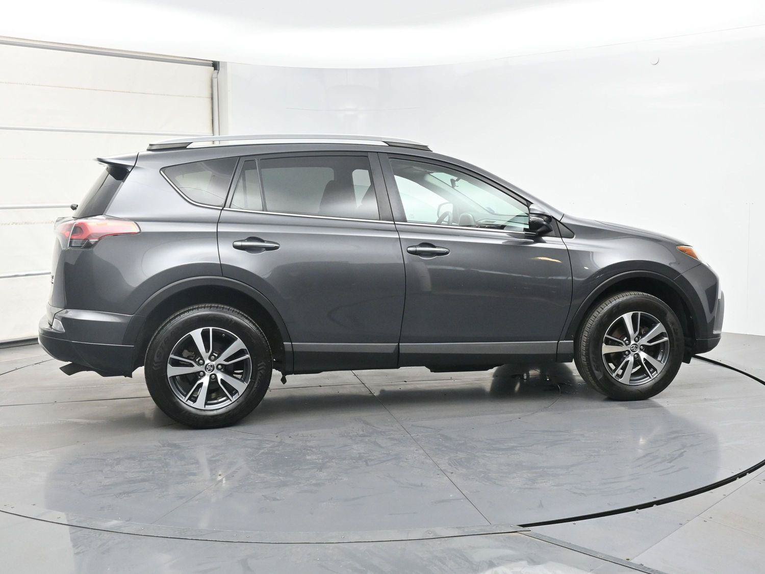 Used 2018 Toyota RAV4 XLE w/ Plus Extra Value Package AWD/4WD image 22
