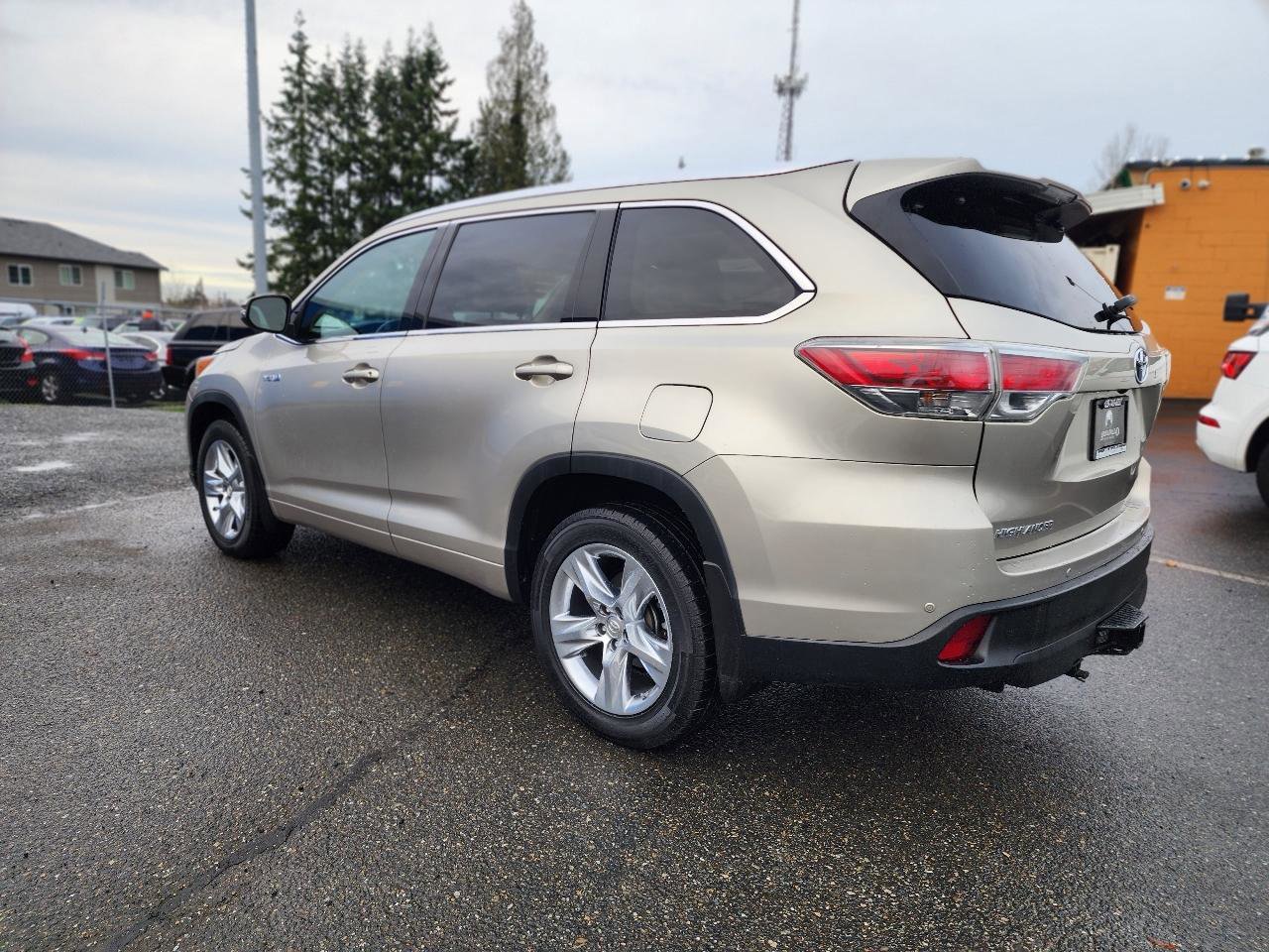 Used 2015 Toyota Highlander Limited Platinum image 9