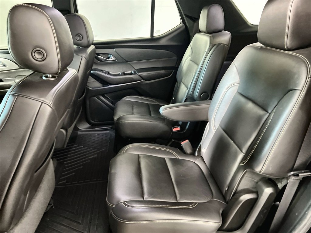 Used 2022 Chevrolet Traverse LT image 23