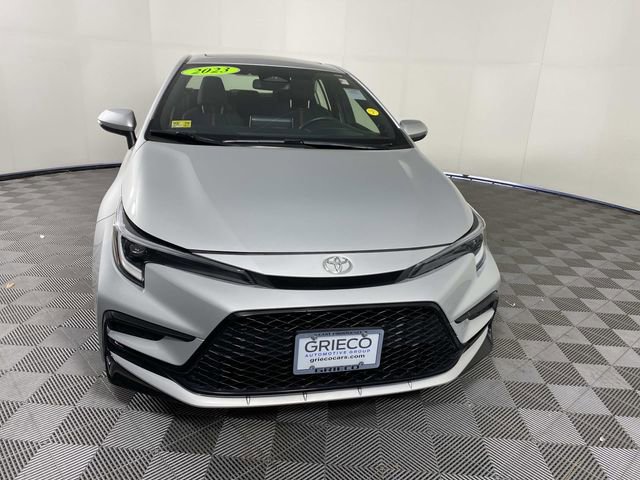 Used 2023 Toyota Corolla SE w/ SE Premium Package image 3