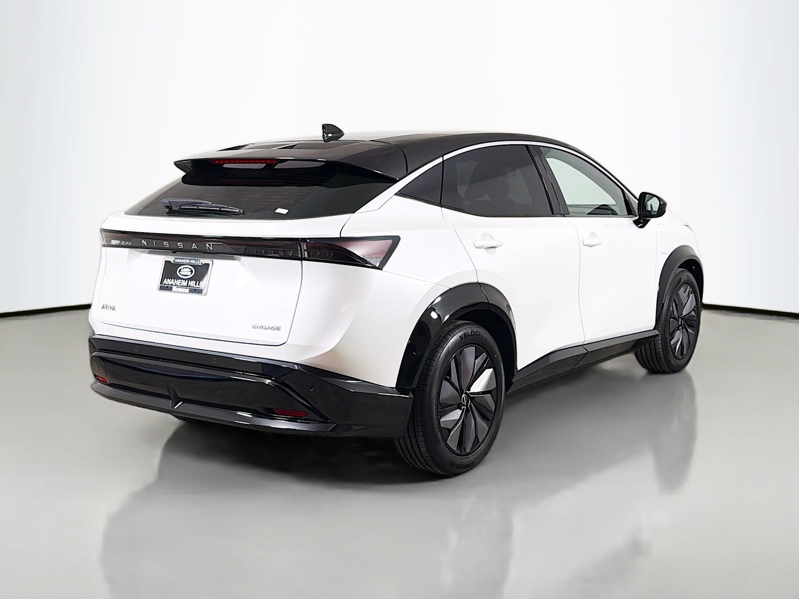 Used 2023 Nissan Ariya FWD image 5