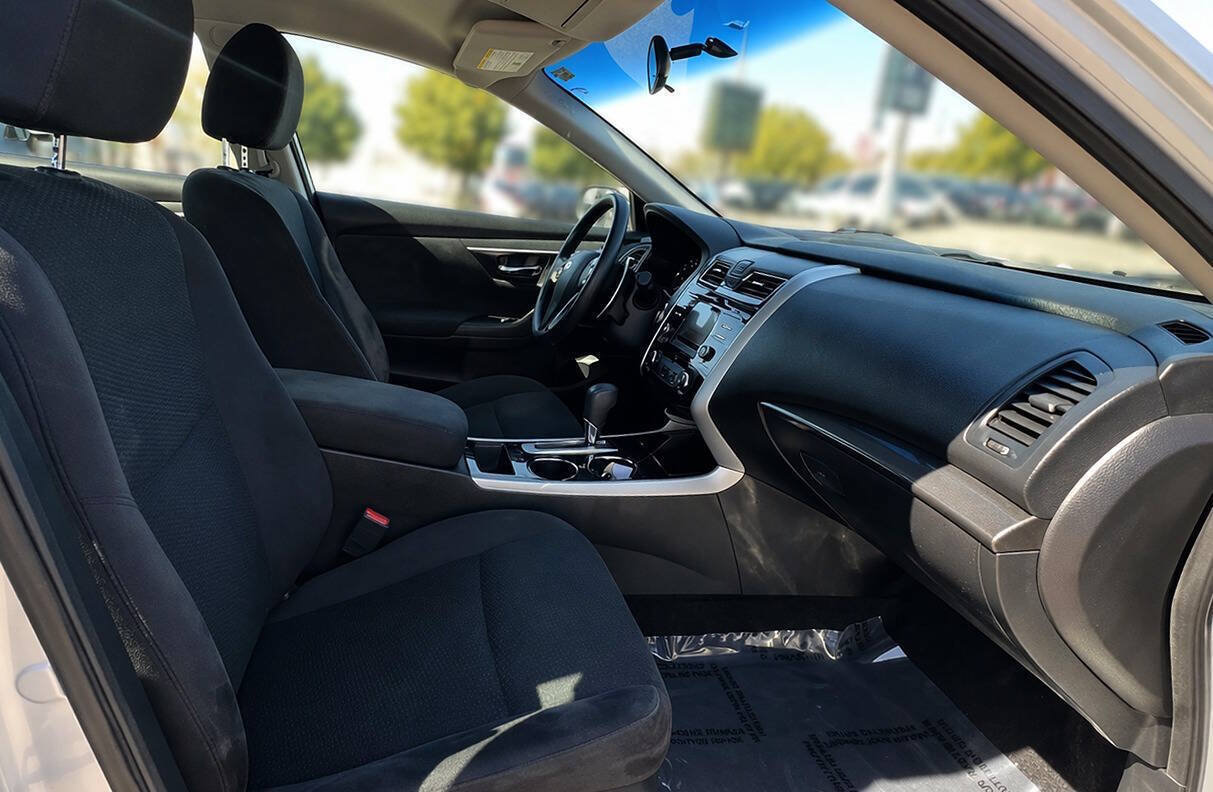 Used 2014 Nissan Altima 3.5 S FWD image 17