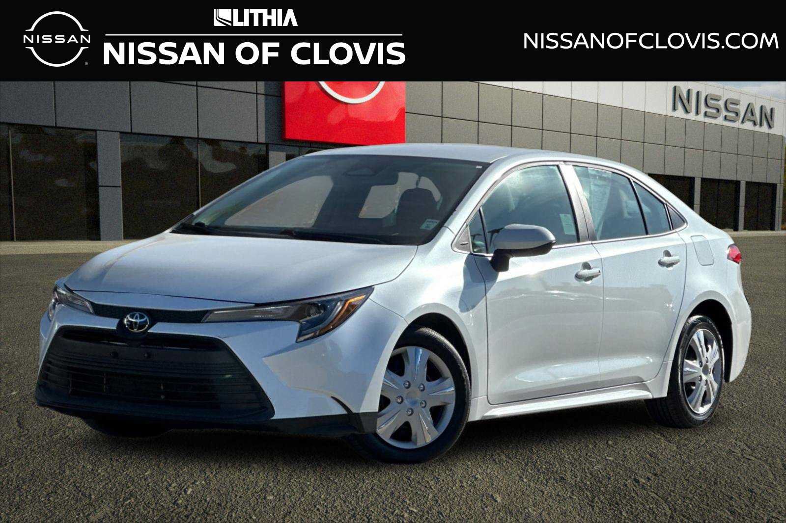 Used 2025 Toyota Corolla LE FWD image 1