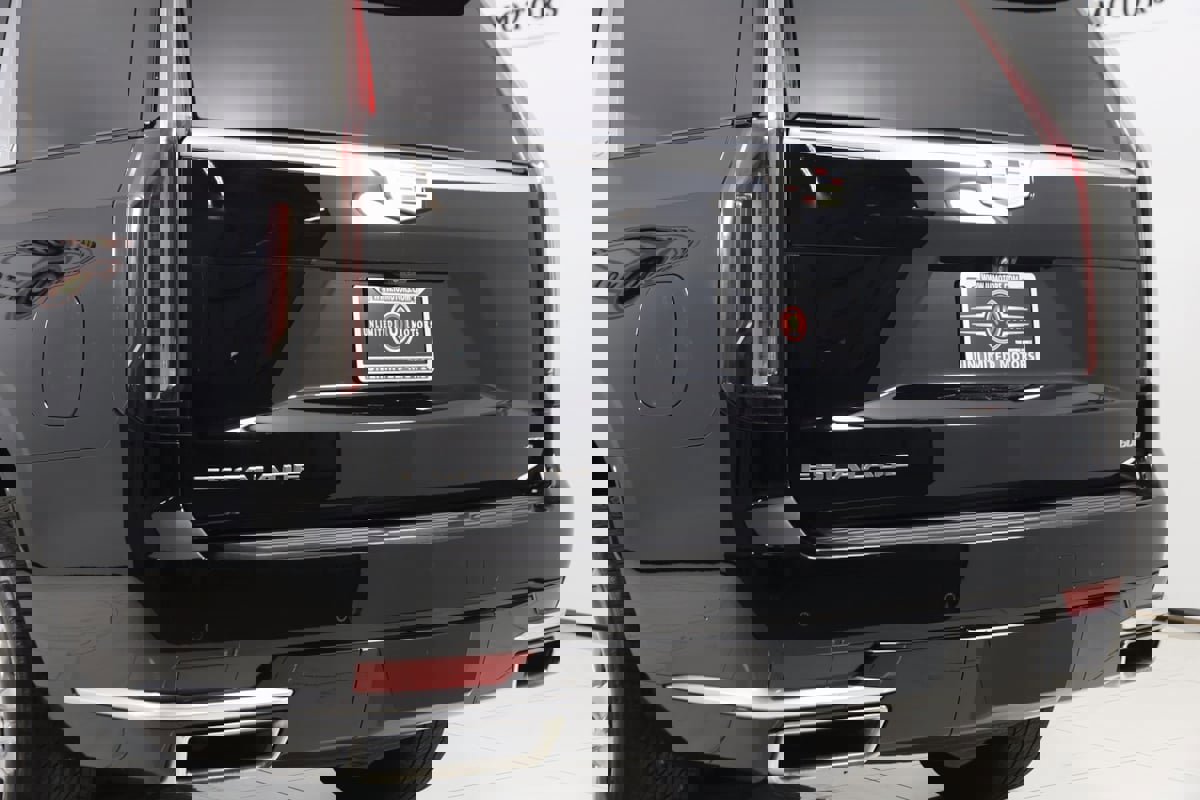 Used 2023 Cadillac Escalade Premium Luxury image 25