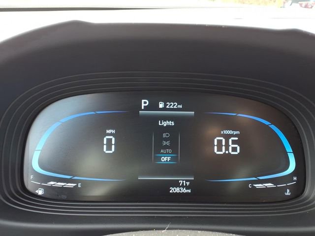 Used 2023 Hyundai Venue SEL image 8