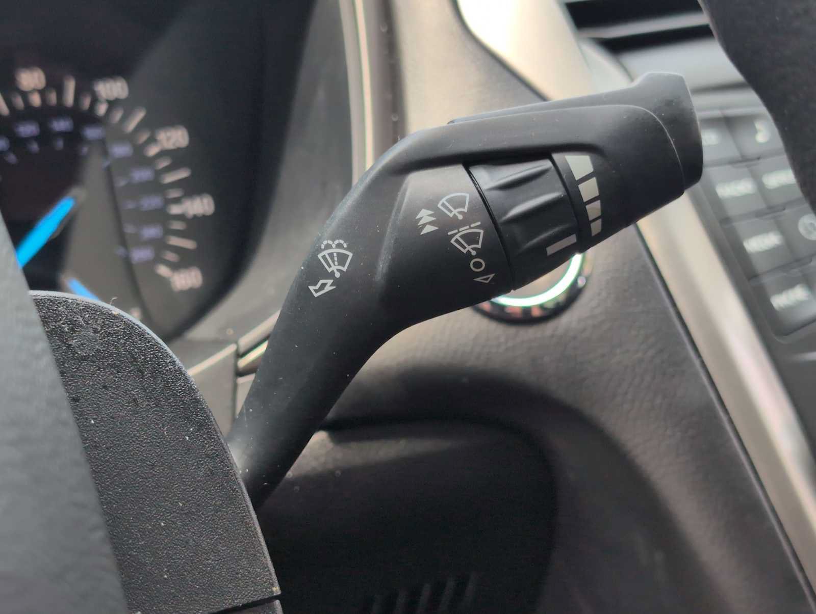 Used 2017 Ford Fusion SE FWD image 25