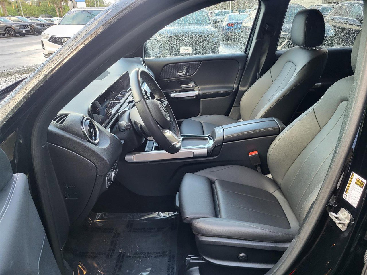 Used 2025 Mercedes-Benz GLB 250 image 12