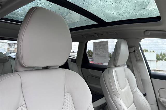 Certified 2023 Volvo XC60 B6 Ultimate w/ Protection Package Premier image 18