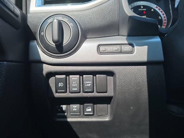 Used 2017 Nissan Titan PRO-4X w/ Pro-4x Convenience Package AWD/4WD image 10